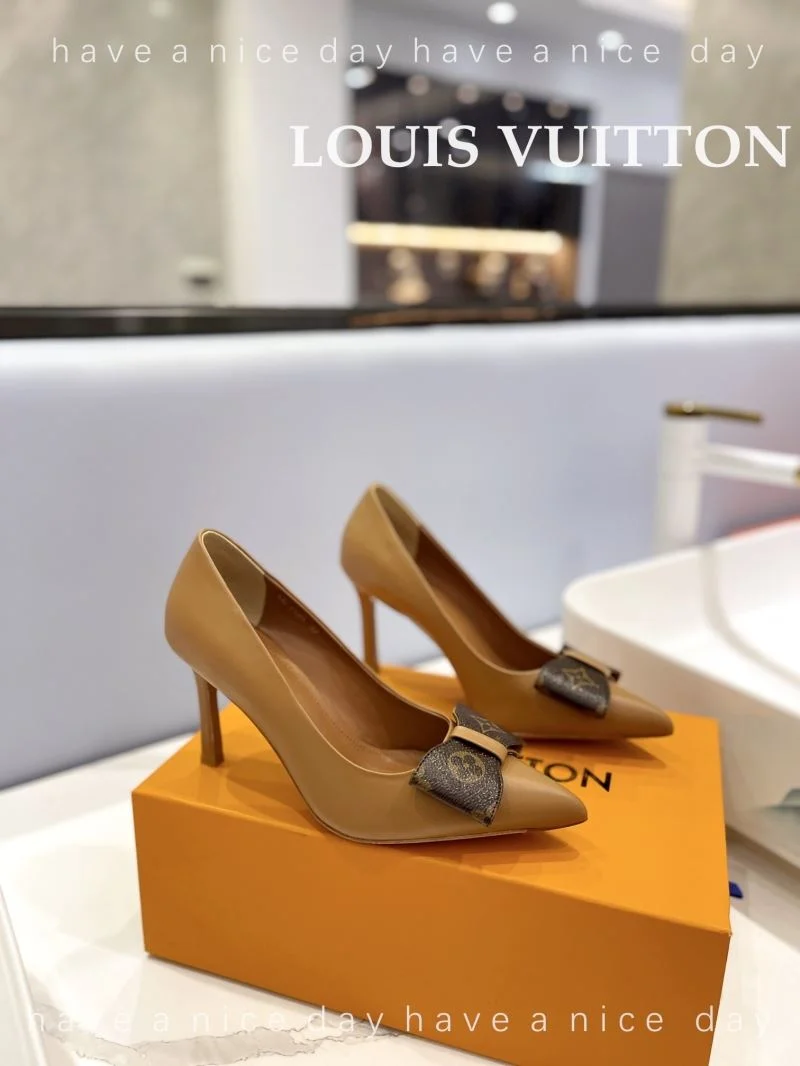 StreetReady Louis Vuitton Heeled Shoes 31998