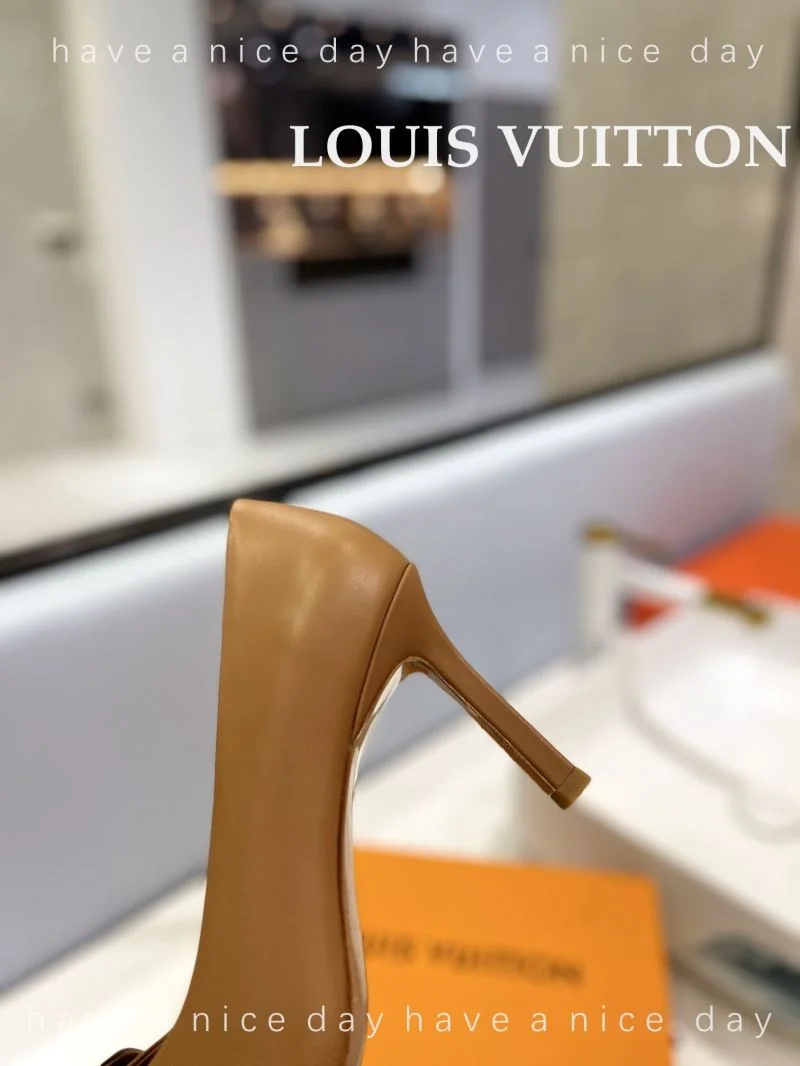 StreetReady Louis Vuitton Heeled Shoes 31998