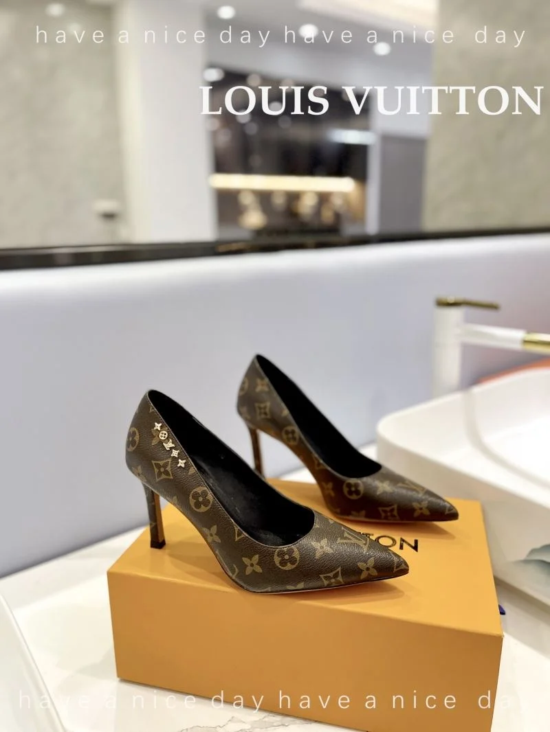 Louis Vuitton Heeled Shoes Stylish 31968