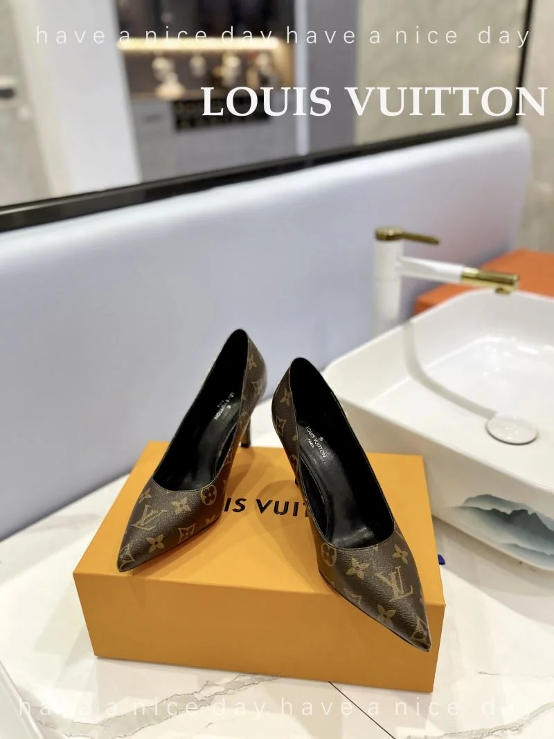 Louis Vuitton Heeled Shoes Stylish 31968