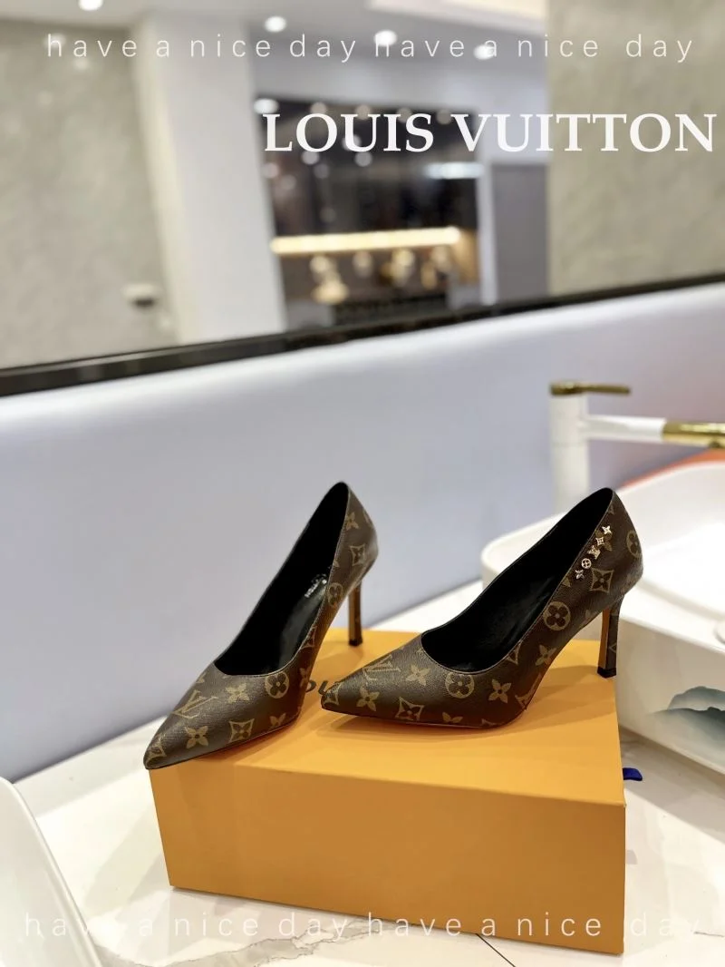 Louis Vuitton Heeled Shoes Stylish 31968