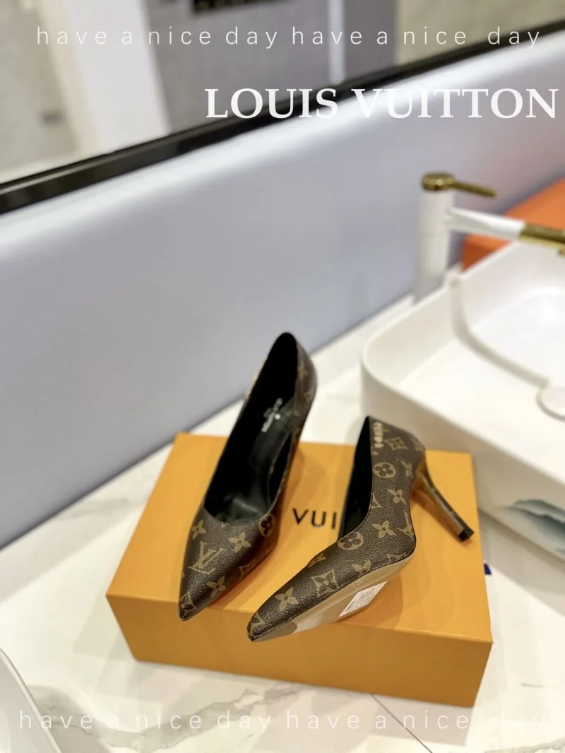 Louis Vuitton Heeled Shoes Stylish 31968