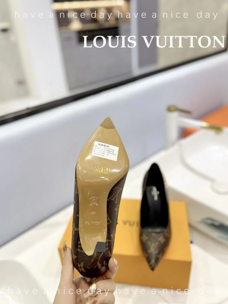 Louis Vuitton Heeled Shoes Stylish 31968