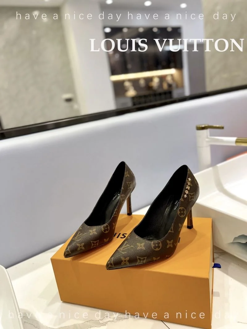 Louis Vuitton Heeled Shoes Stylish 31968