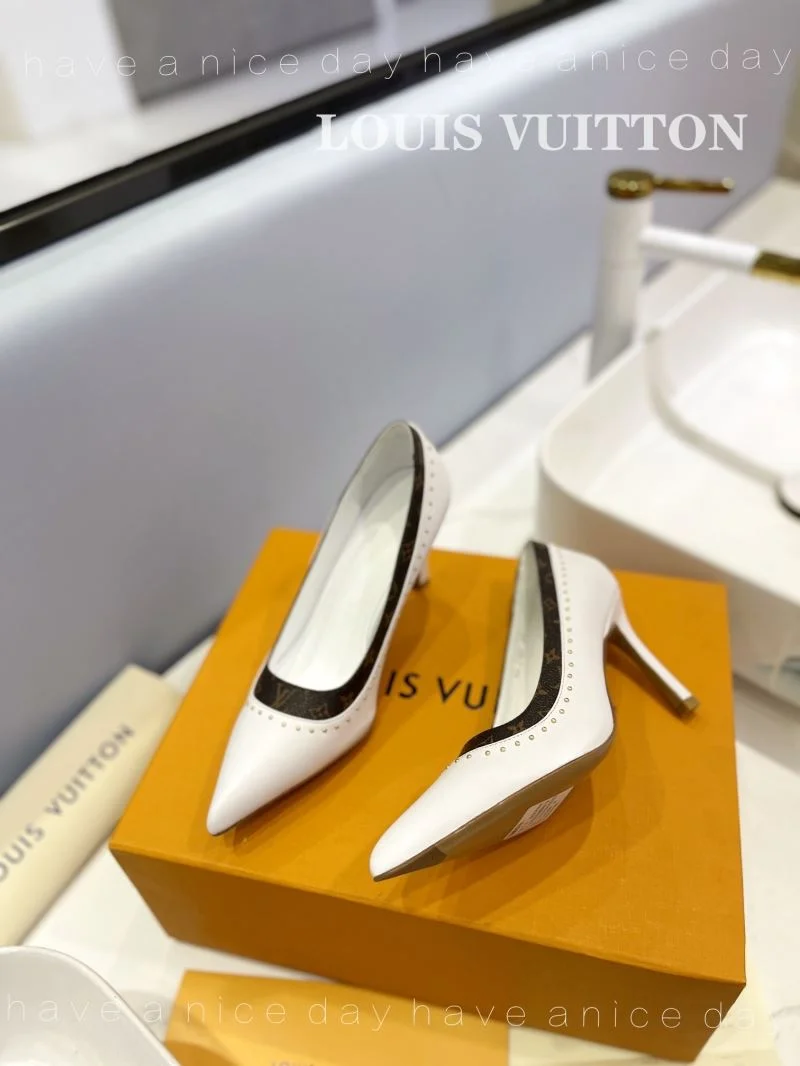 Louis Vuitton Heeled Shoes WellDesigned 31963