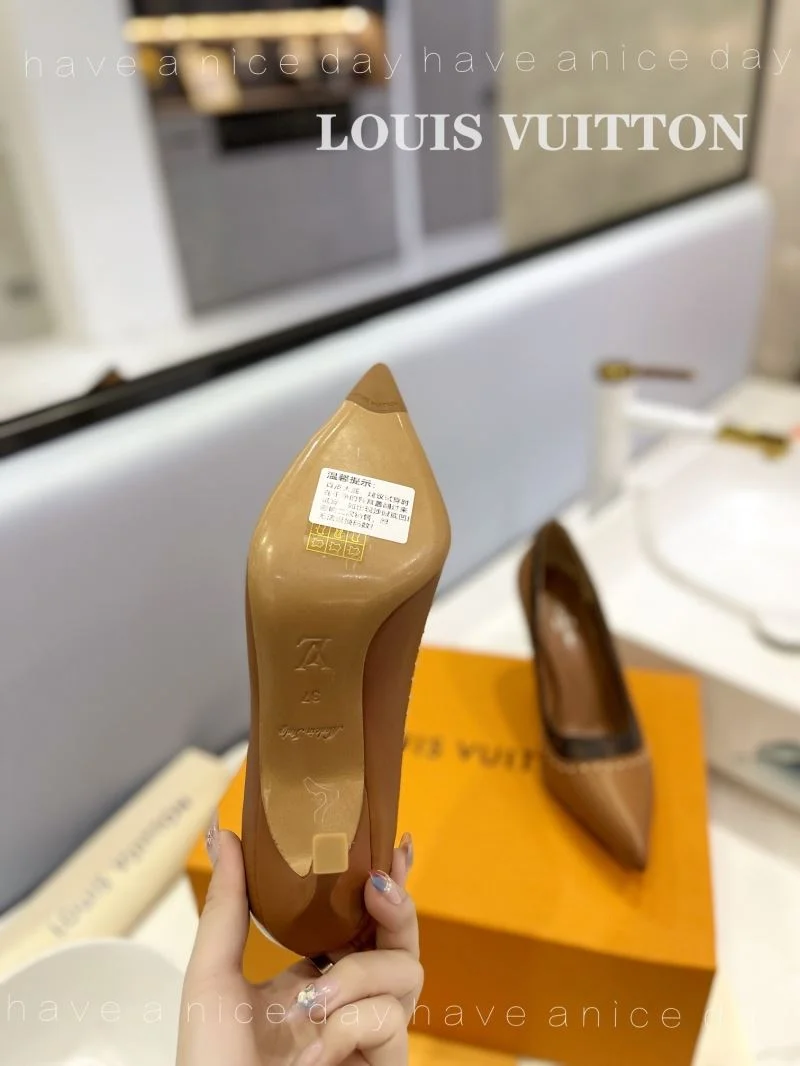 WeatherProof Louis Vuitton Heeled Shoes 31953