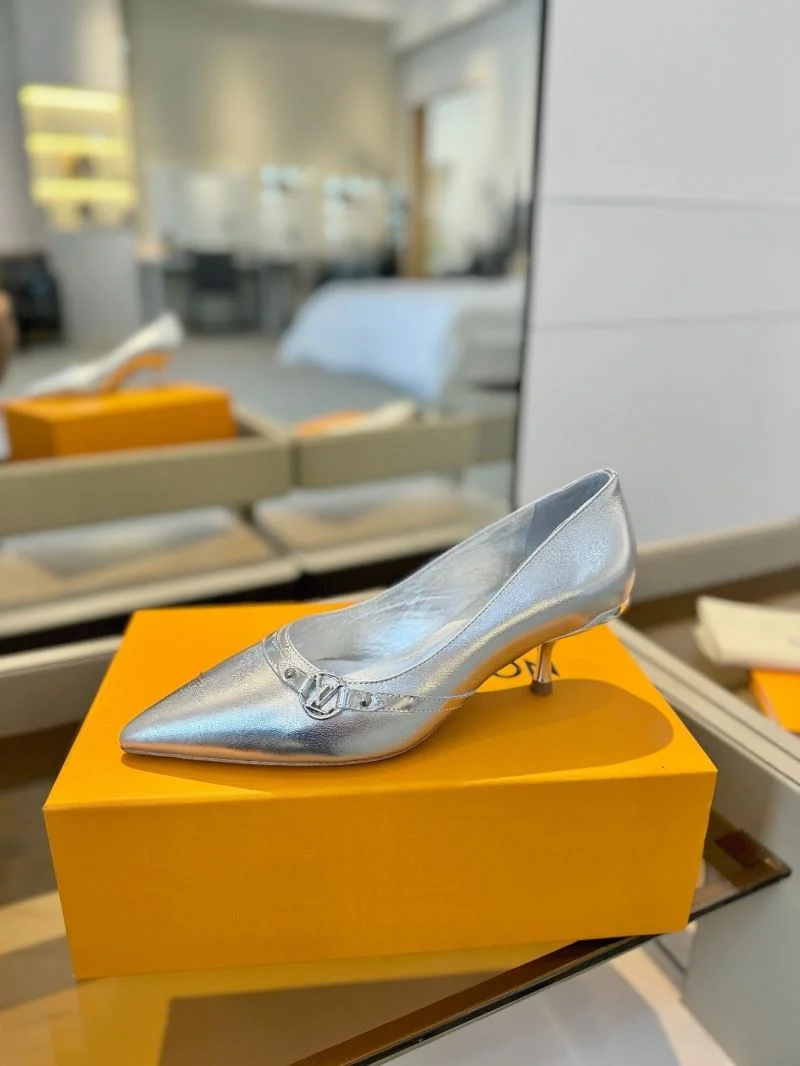 WrinkleFree Louis Vuitton Heeled Shoes 31944