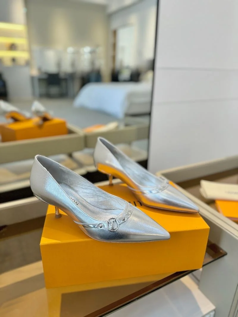 WrinkleFree Louis Vuitton Heeled Shoes 31944