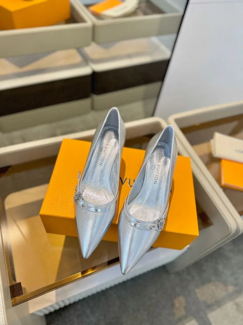 WrinkleFree Louis Vuitton Heeled Shoes 31944