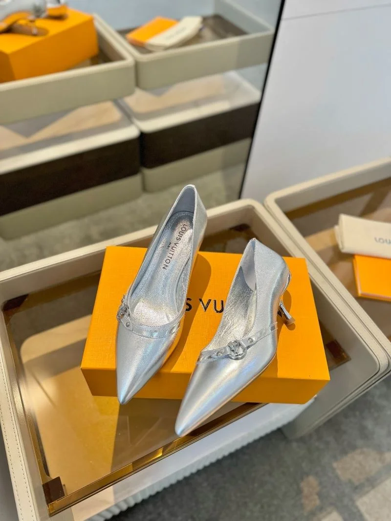WrinkleFree Louis Vuitton Heeled Shoes 31944