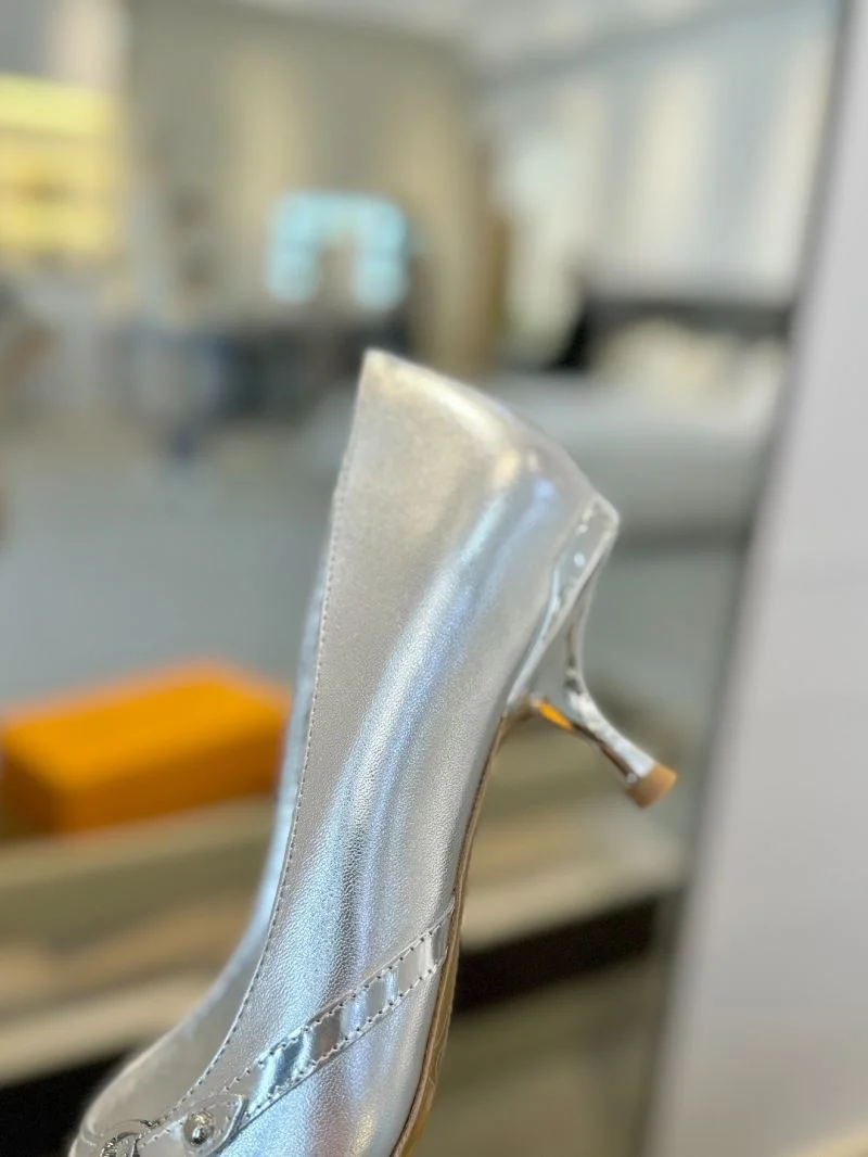 WrinkleFree Louis Vuitton Heeled Shoes 31944