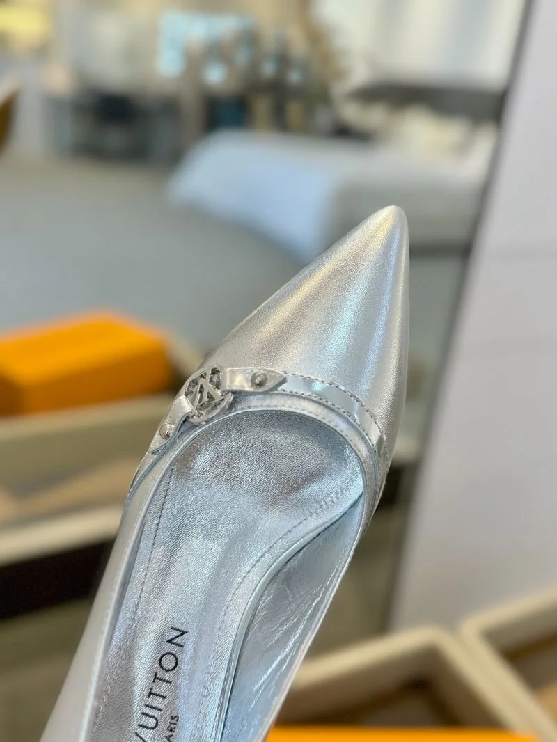 WrinkleFree Louis Vuitton Heeled Shoes 31944