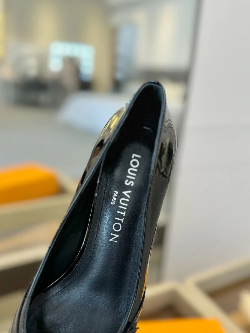 Louis Vuitton Heeled Shoes Unisex 31952