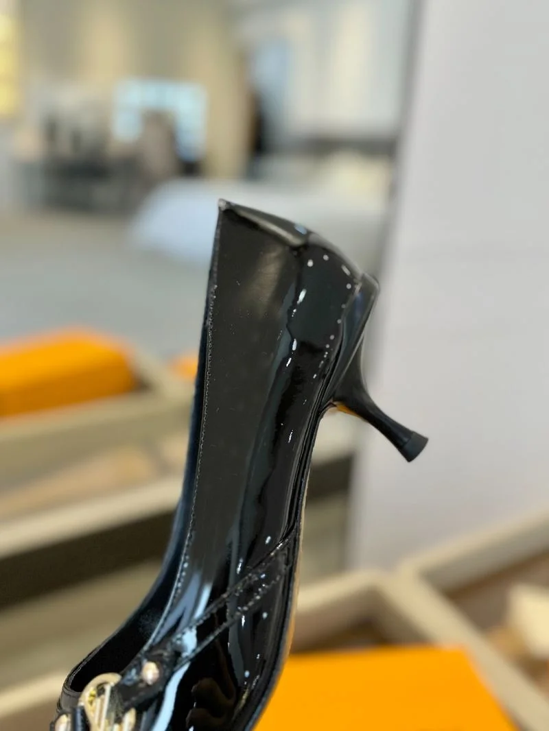 Louis Vuitton Heeled Shoes Unisex 31952