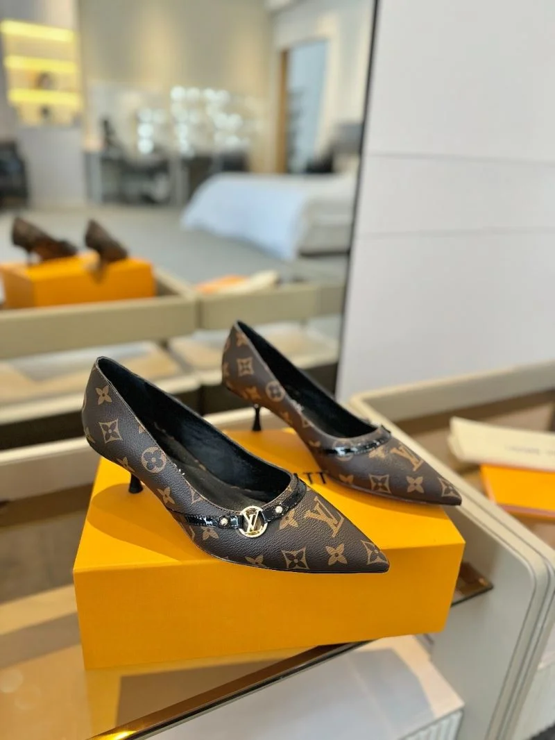 Louis Vuitton Heeled Shoes Sleek 31948