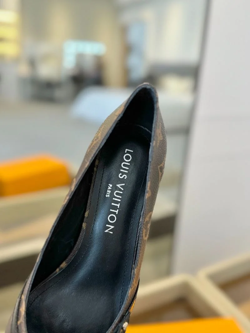 Louis Vuitton Heeled Shoes Sleek 31948