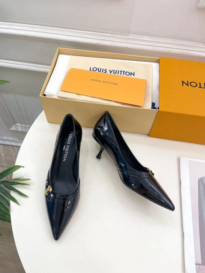 TravelReady Louis Vuitton Heeled Shoes 31269