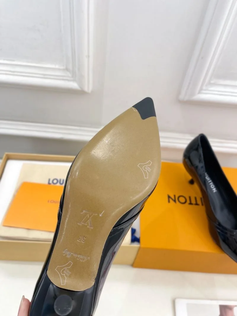 TravelReady Louis Vuitton Heeled Shoes 31269