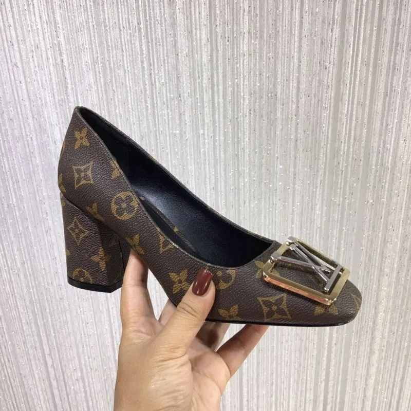 Chic Louis Vuitton Heeled Shoes 31251