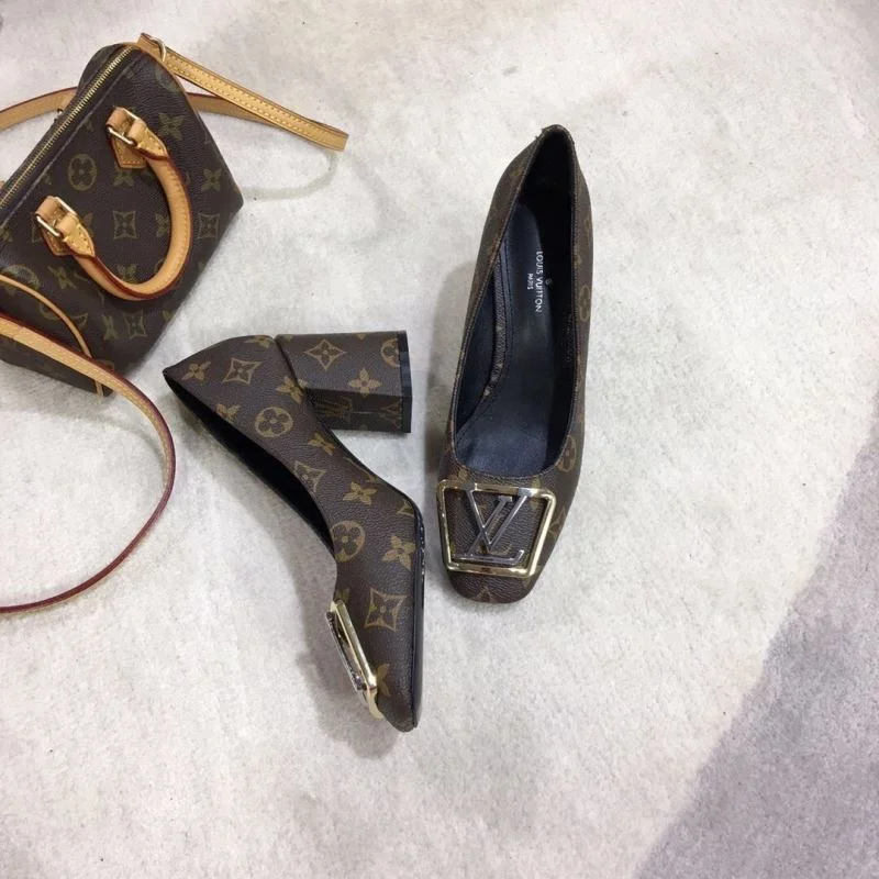 Chic Louis Vuitton Heeled Shoes 31251