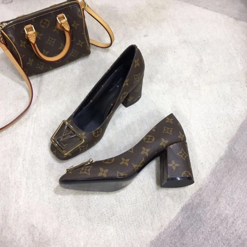 Chic Louis Vuitton Heeled Shoes 31251