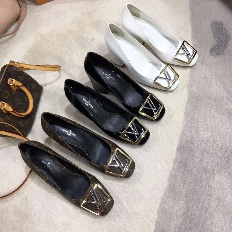 Chic Louis Vuitton Heeled Shoes 31251
