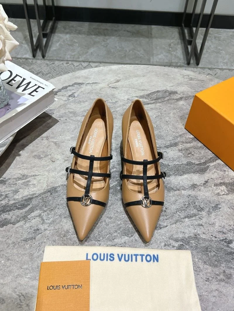 Minimalist Louis Vuitton Heeled Shoes 31246