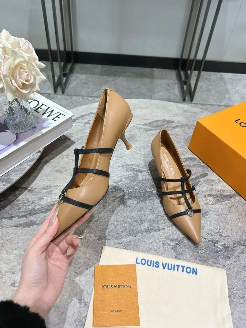 Minimalist Louis Vuitton Heeled Shoes 31246