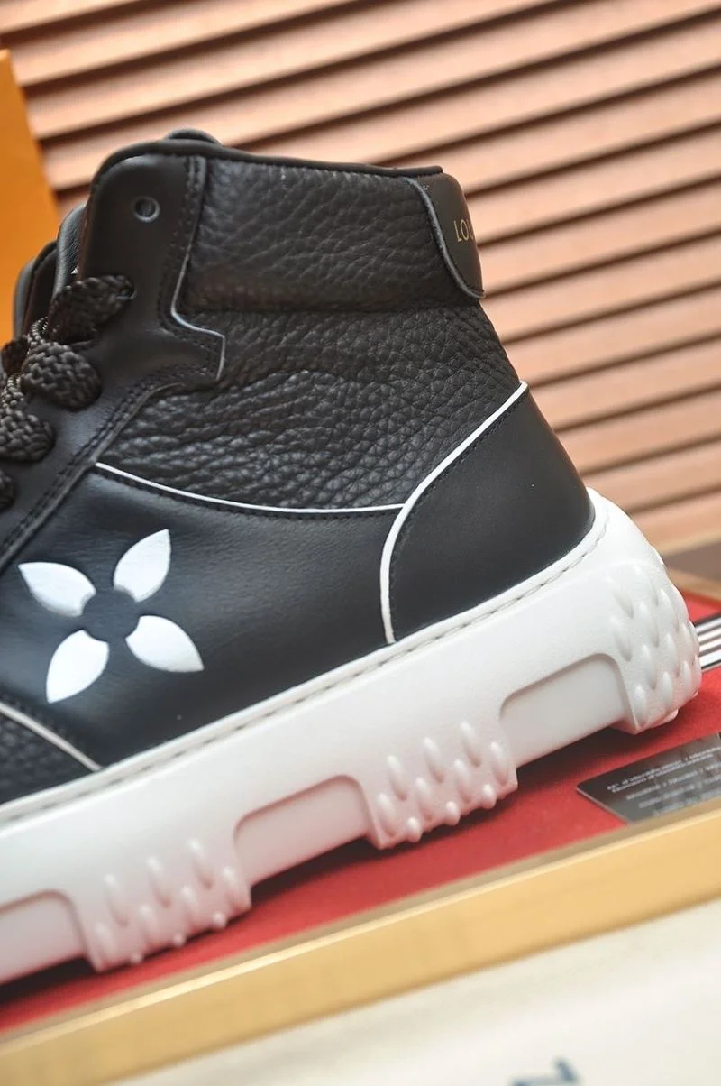 Cozy Louis Vuitton High Shoes 32954