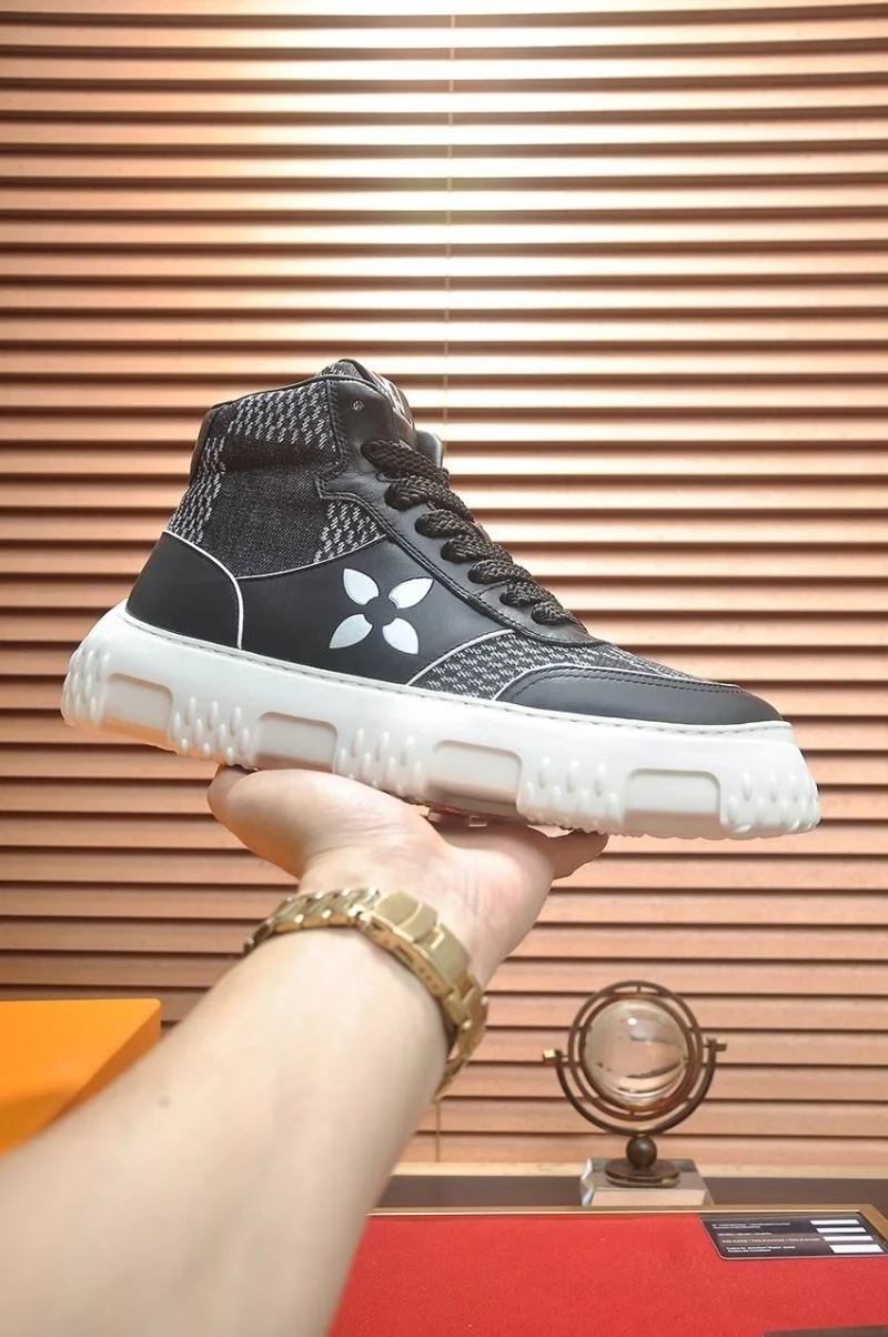 Timeless Louis Vuitton High Shoes 32955