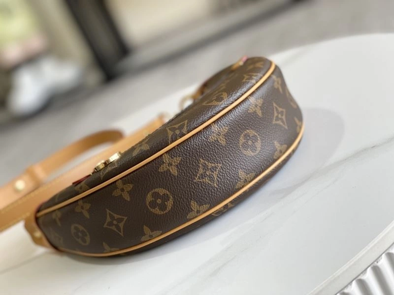 Soft Louis Vuitton Hobo Bags 94390