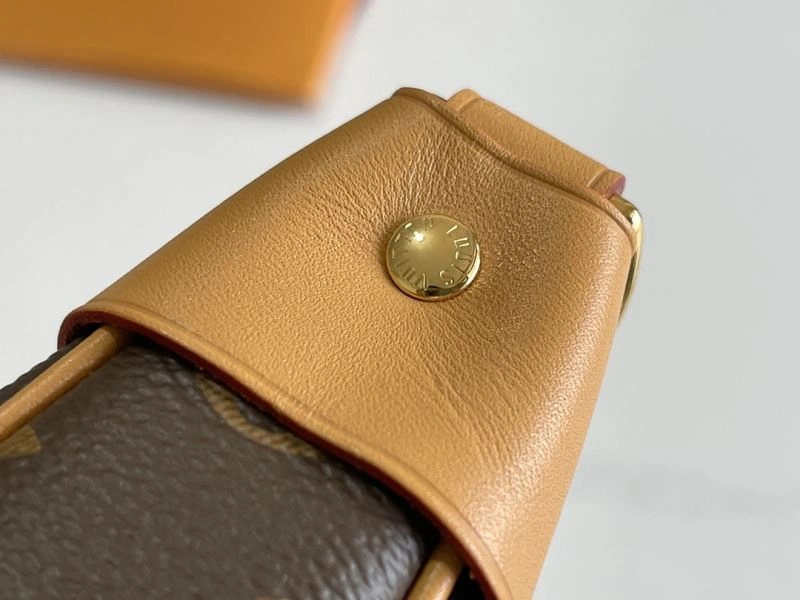 Soft Louis Vuitton Hobo Bags 94390