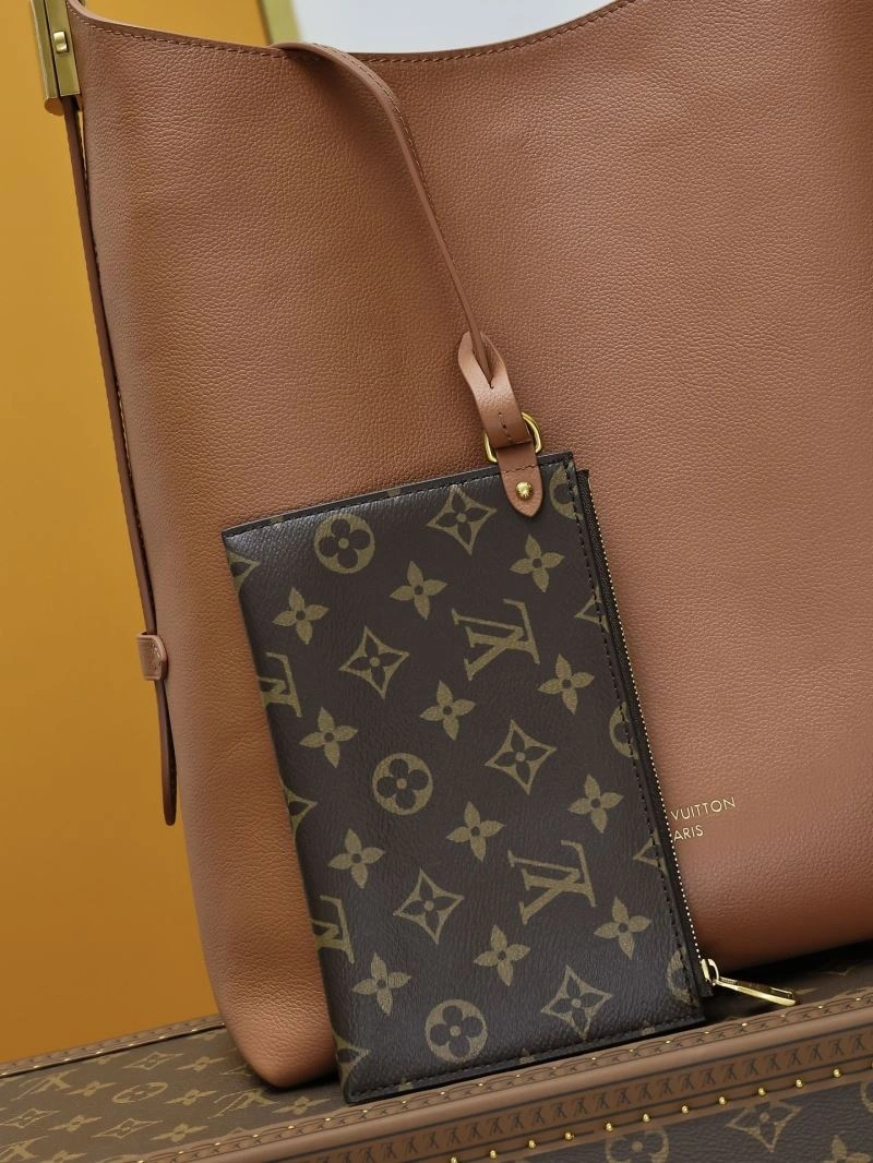 Sustainable Louis Vuitton Hobo Bags 93878