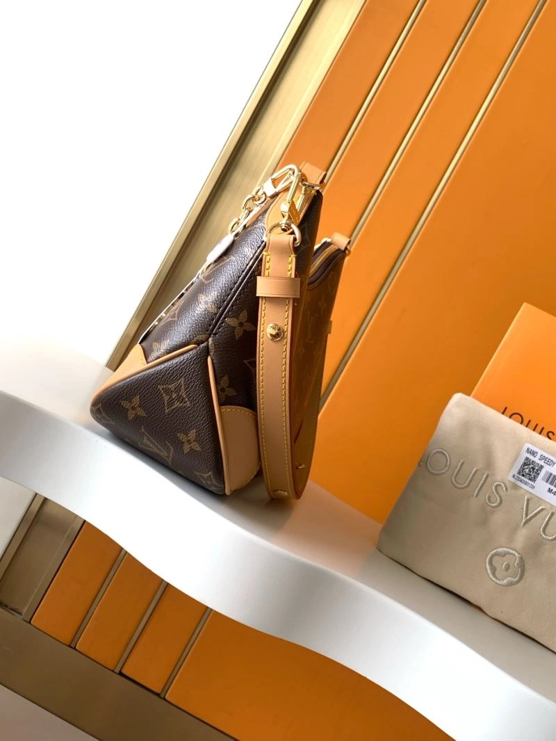 Bright Louis Vuitton Hobo Bags 93790