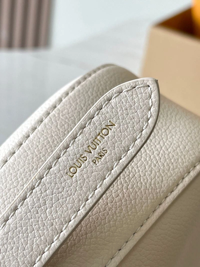 Louis Vuitton Hobo Bags Sporty 93607
