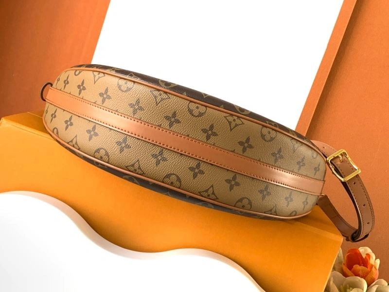 Louis Vuitton Hobo Bags Attractive 93599