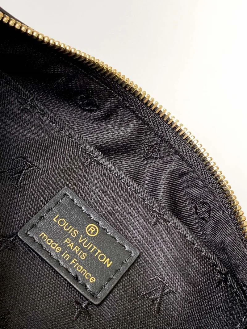 Louis Vuitton Hobo Bags WeatherProof 42884