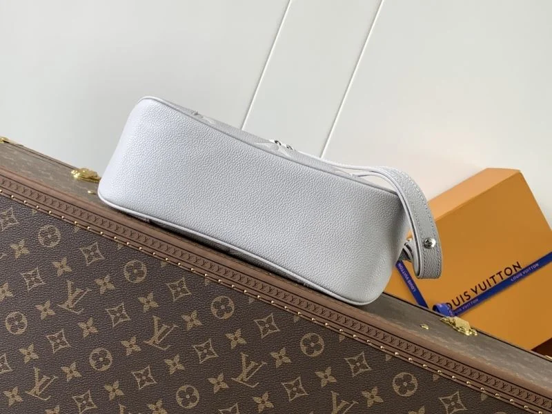 Vibrant Louis Vuitton Hobo Bags 42869