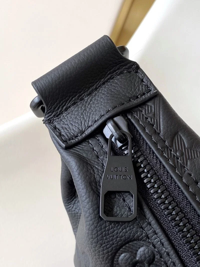 Louis Vuitton Hobo Bags Minimalist 42864
