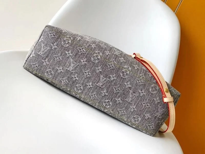 SportInspired Louis Vuitton Hobo Bags 42938