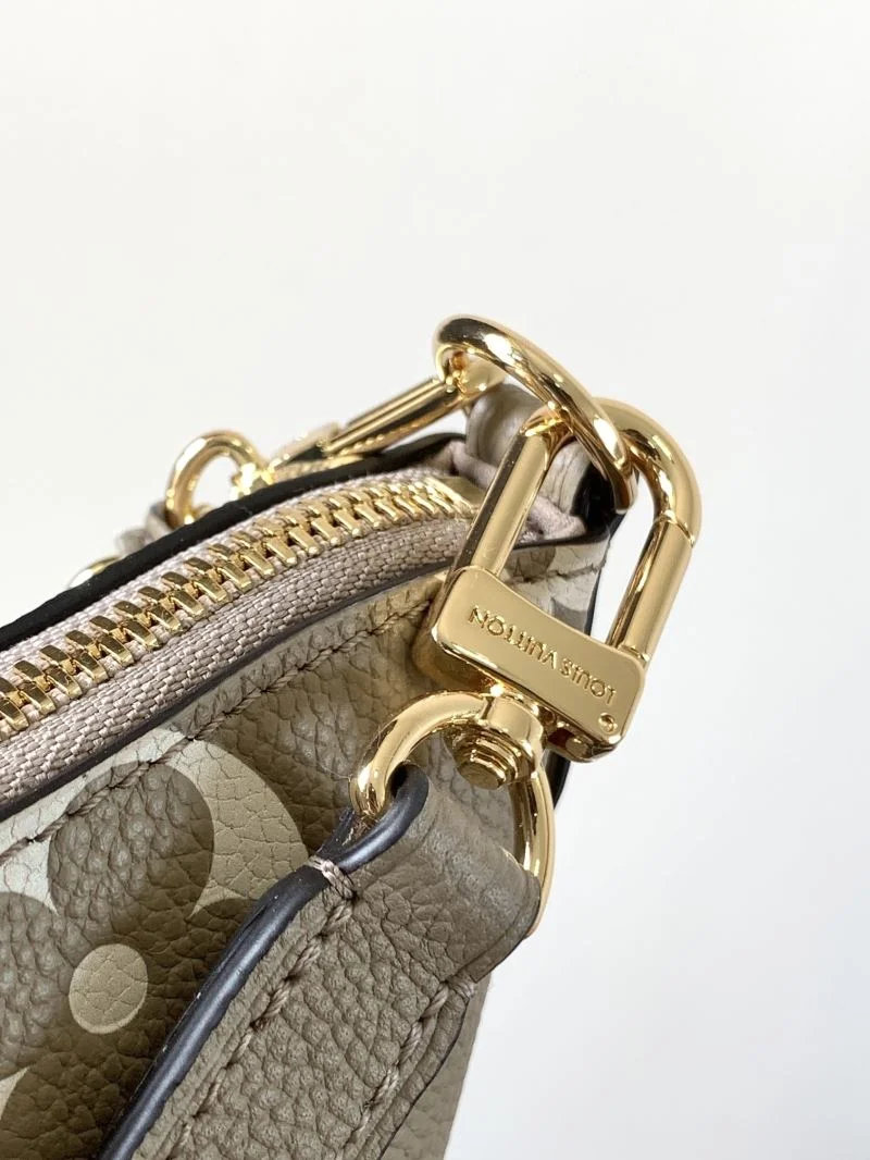 Louis Vuitton Hobo Bags Resilient 41976