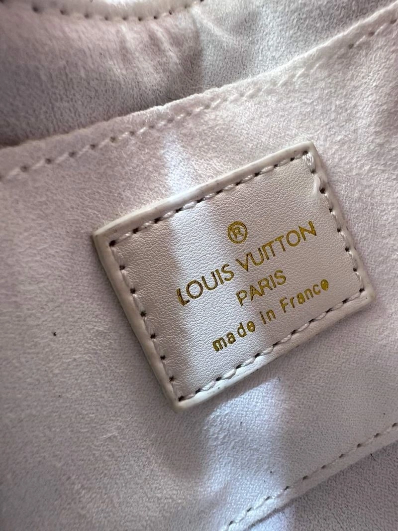 AllSeason Louis Vuitton Hobo Bags 80235