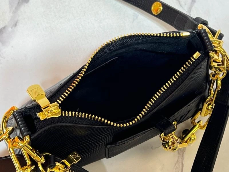 Louis Vuitton Hobo Bags ModernLook 80257