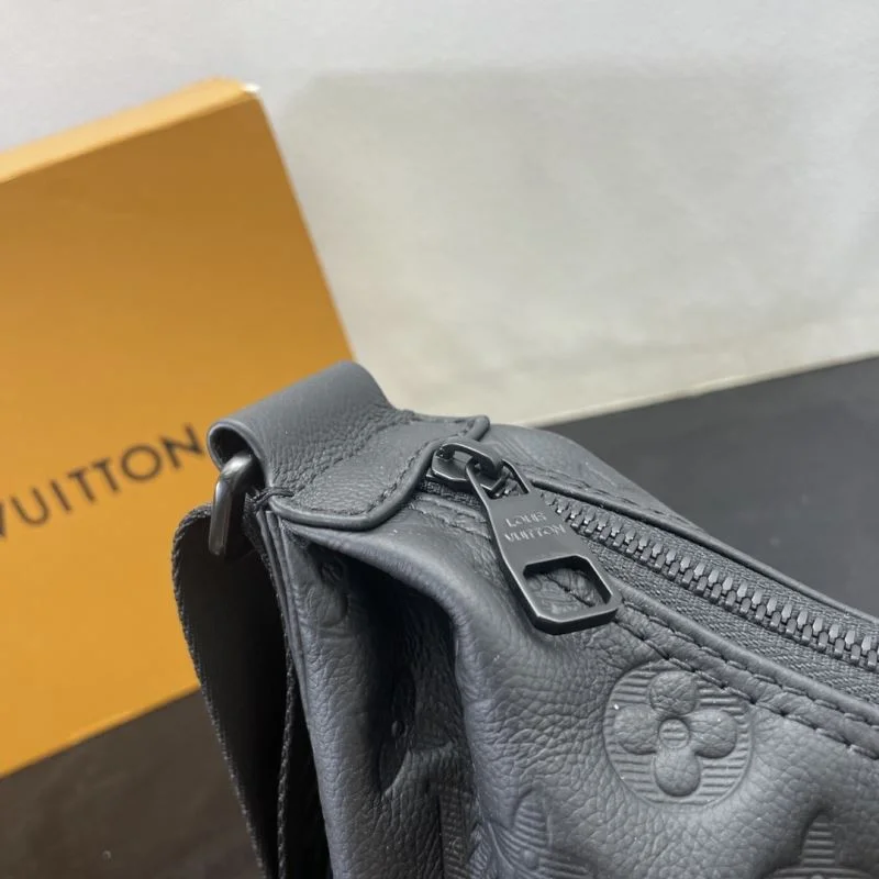 RelaxedFit Louis Vuitton Hobo Bags 41797