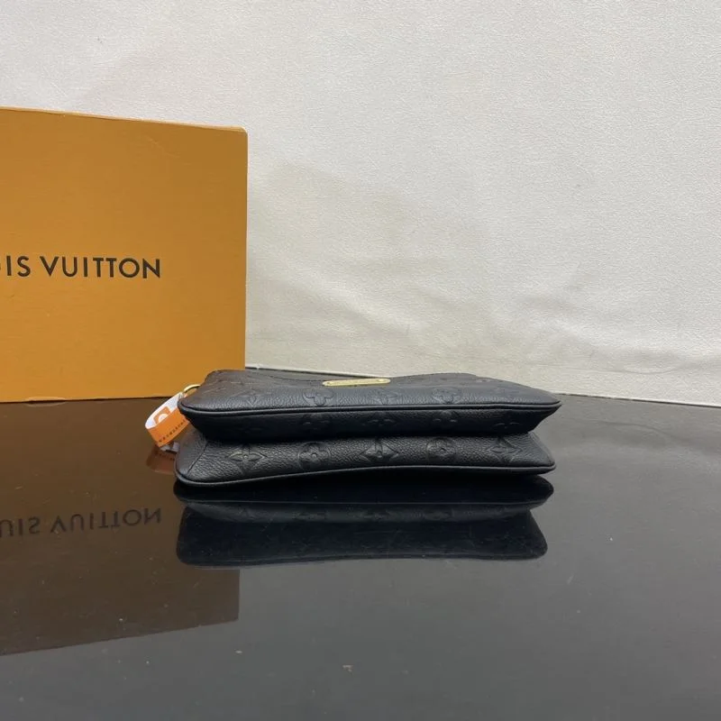 Louis Vuitton Hobo Bags EyeCatching 41789