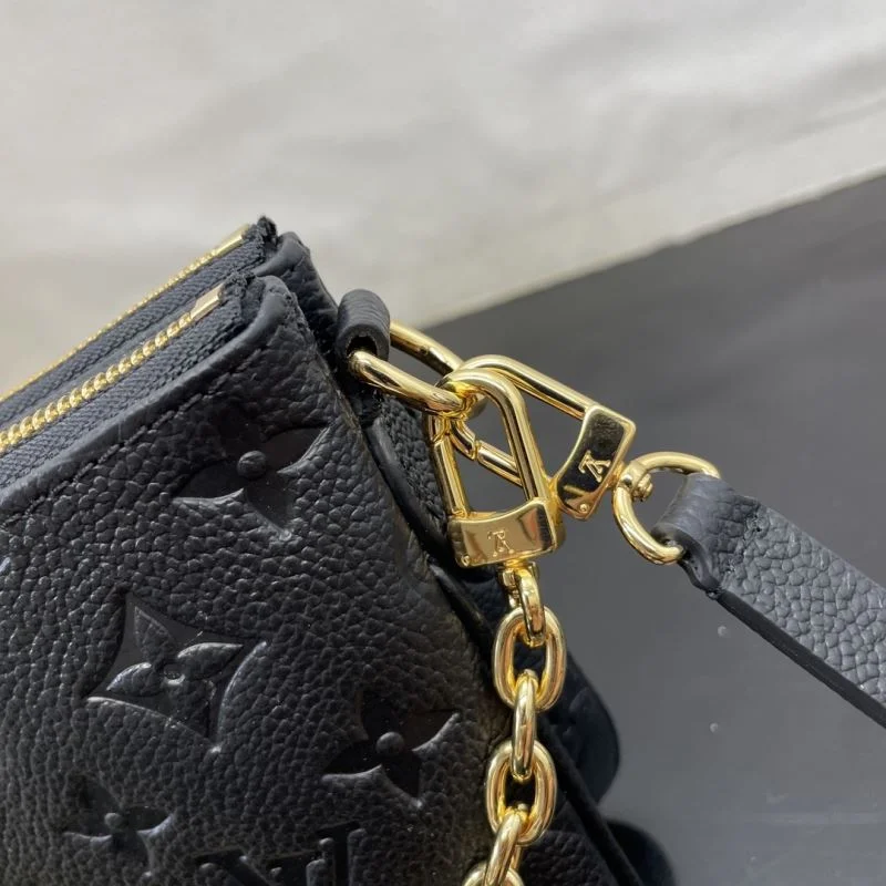 Louis Vuitton Hobo Bags EyeCatching 41789