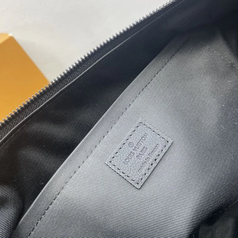 Bold Louis Vuitton Hobo Bags 41813