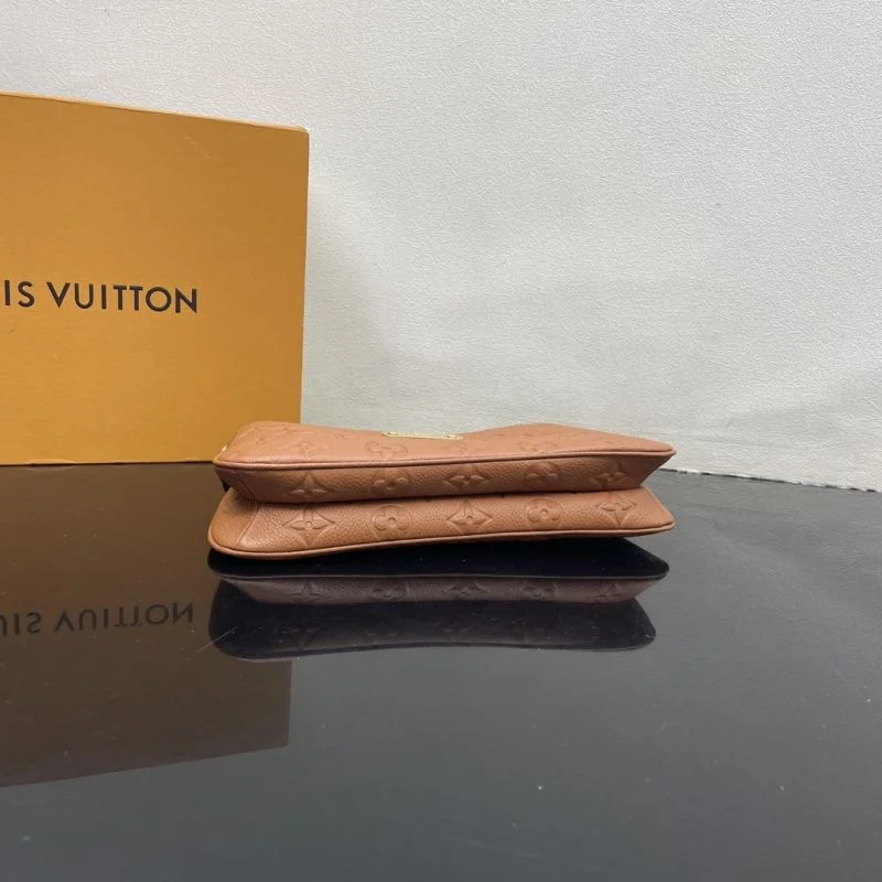Louis Vuitton Hobo Bags FreshLook 41781