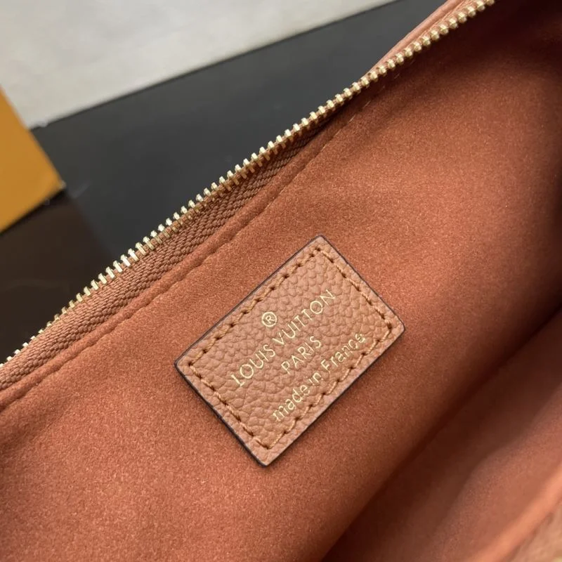 Louis Vuitton Hobo Bags FreshLook 41781