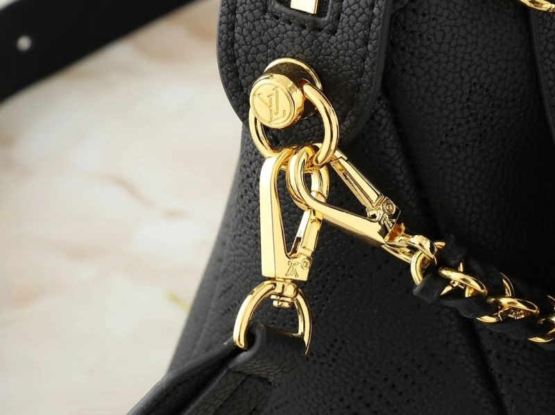 Louis Vuitton Hobo Bags Versatile 88622